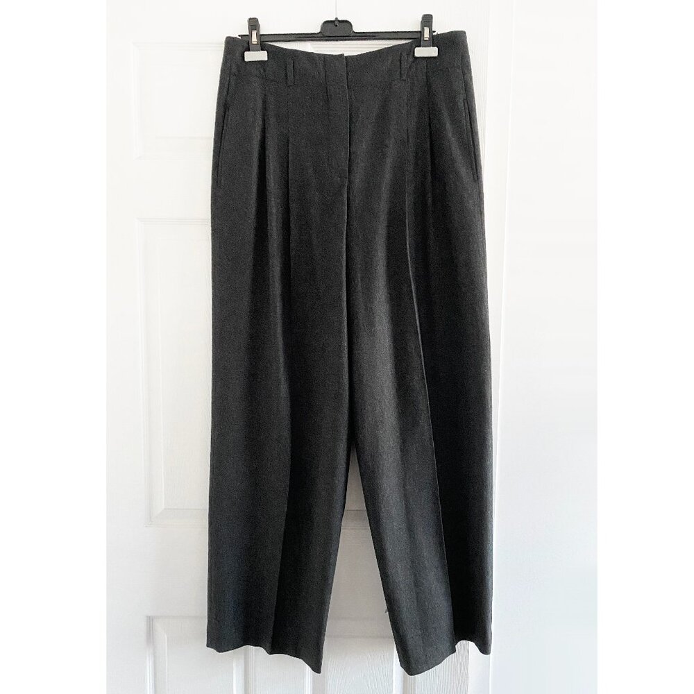 Loro Piana Wide Leg Pleated Grey Cashmere Trousers, size 46IT.